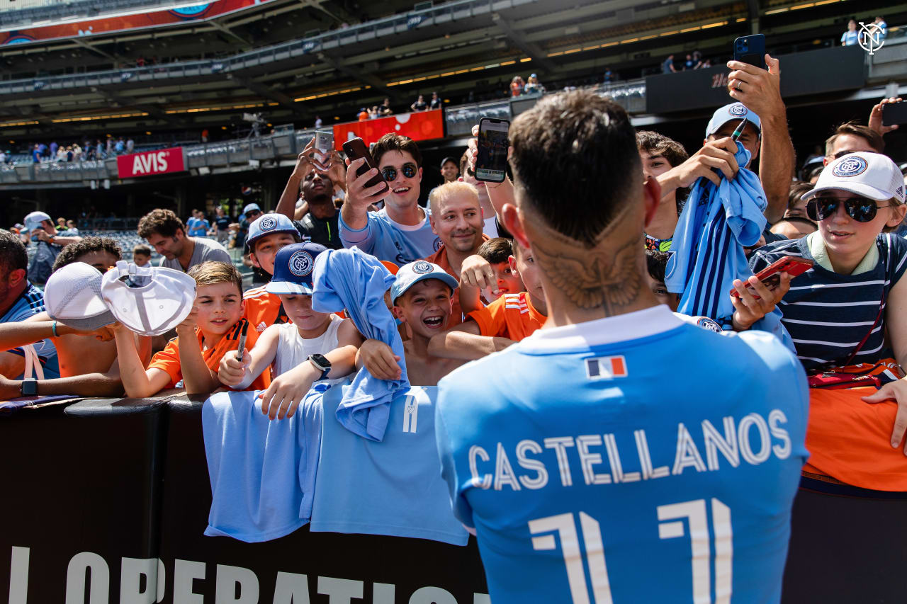 Fan Gallery, presented by Big Apple Window Cleaning (Photo by Katie Cahalin/NYCFC)