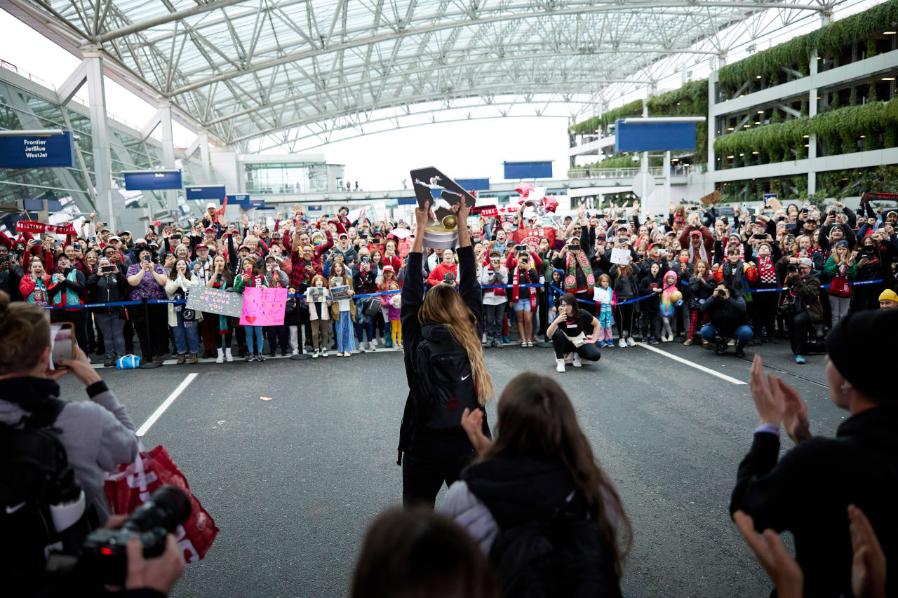October 30, 2022: The Champions arrive back in Portland (Craig Mitchelldyer)