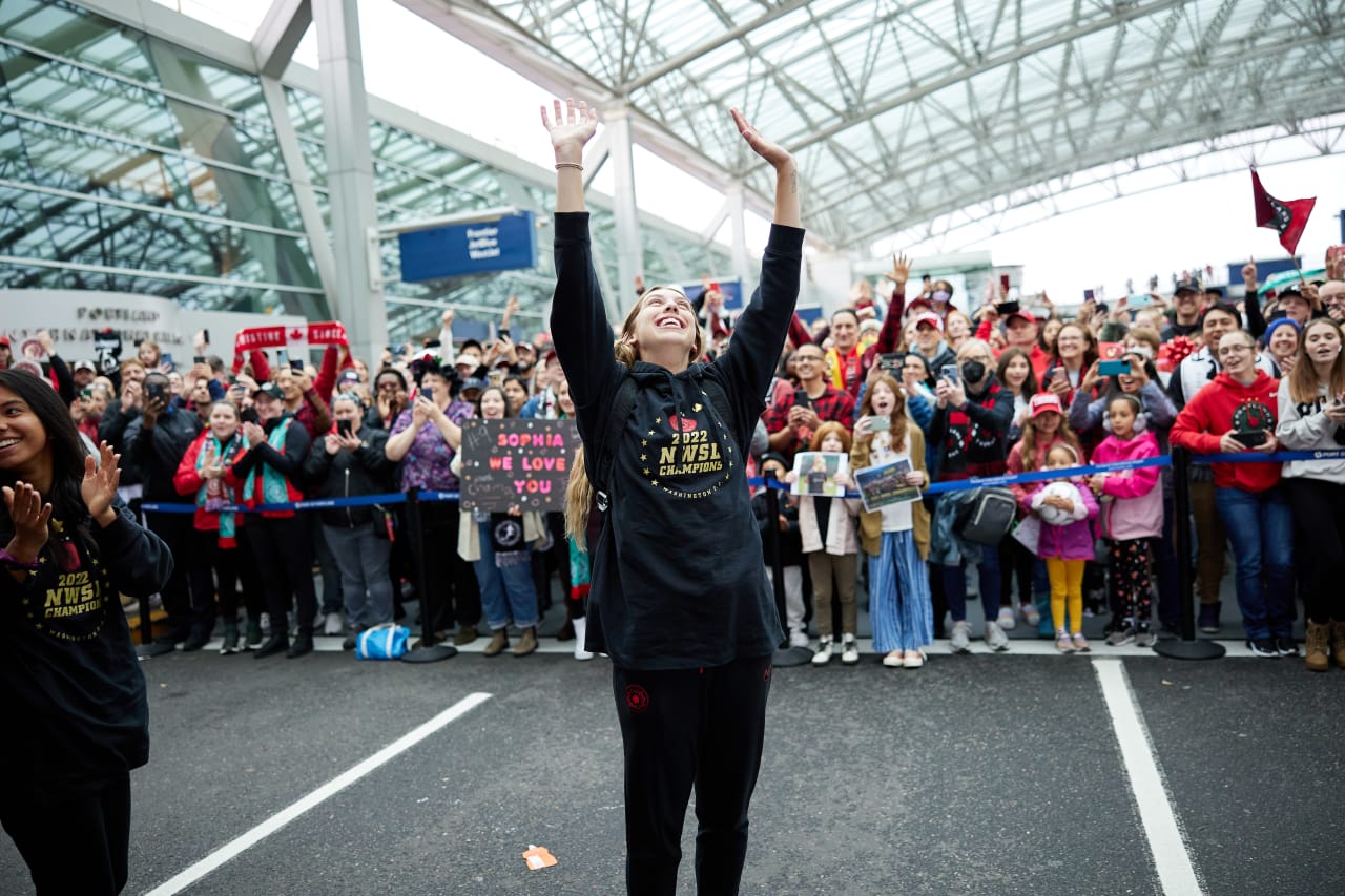 October 30, 2022: The Champions arrive back in Portland (Craig Mitchelldyer)
