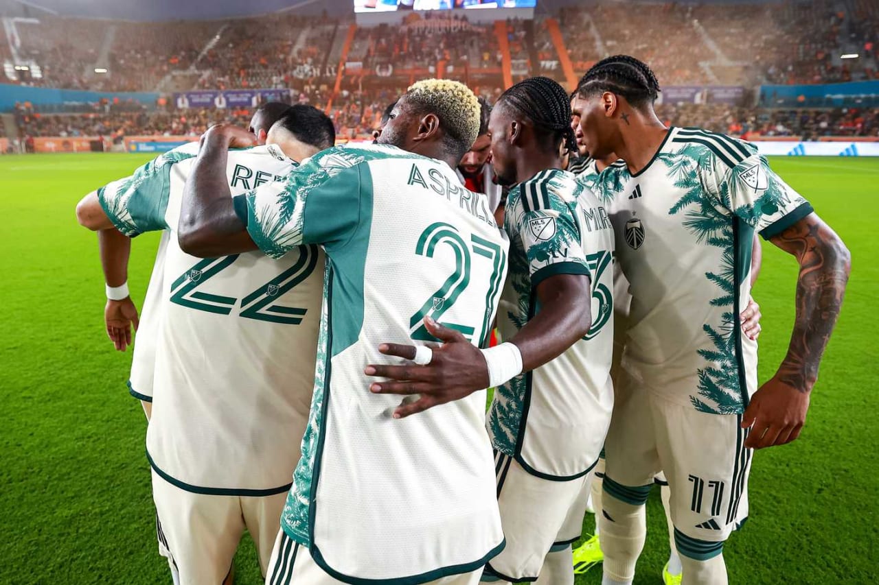 Night in Pictures | Timbers battle in Houston