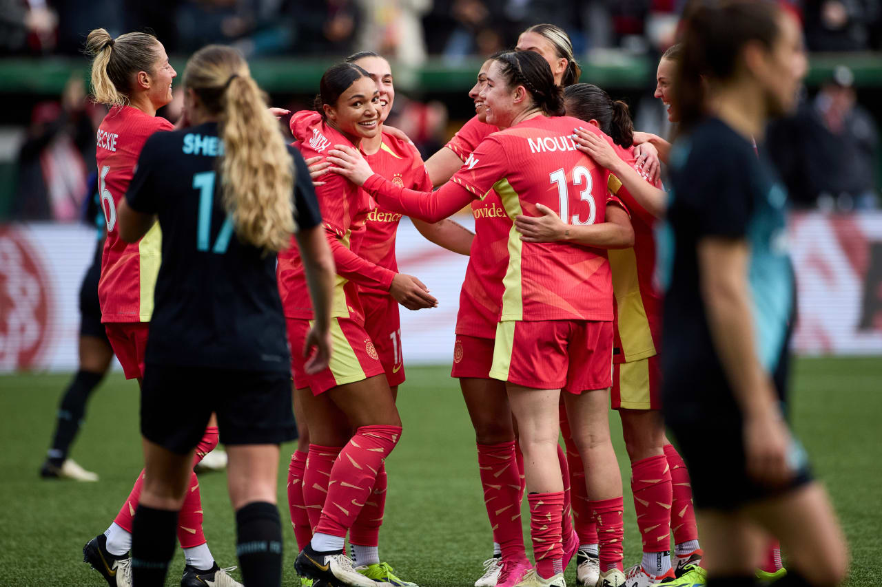 Thorns FC players celebrate with Sophia Smith after an incredible goal. It would subsequently be called back by VAR.