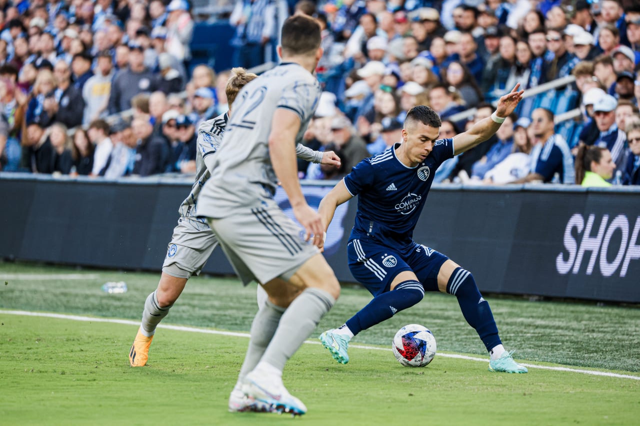 Erik Thommy makes a run on the wing during the SKC vs MTL match.