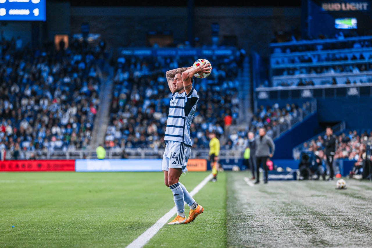 Tim Leibold puts the ball back into play during SKCvSJ.