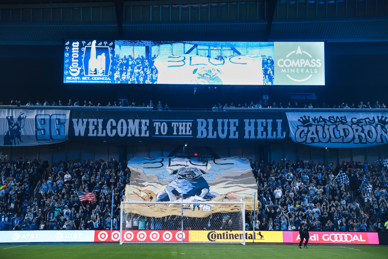 The Cauldron shows off a Dune inspired TIFO ahead of the SKC vs PHI match.