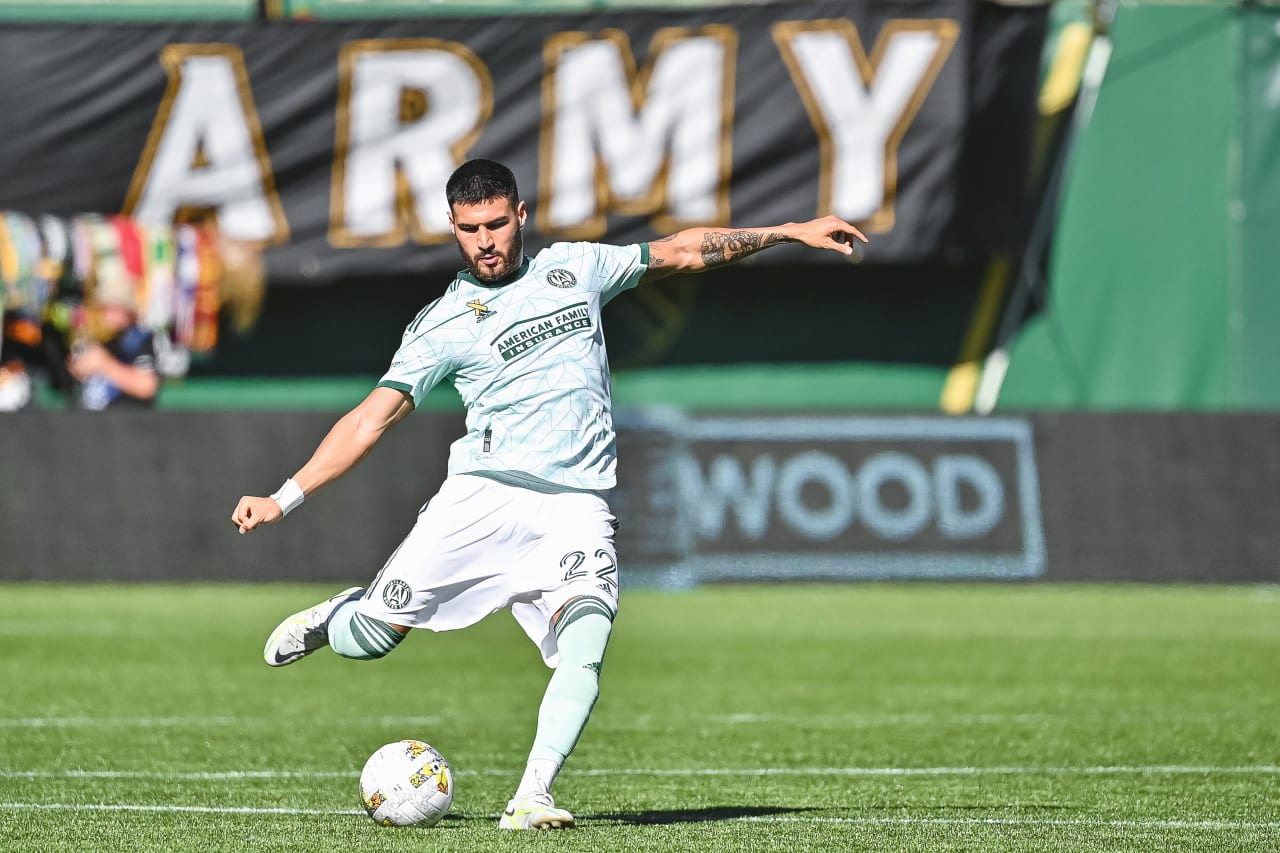 Atlanta United defender Juan José Sanchez Purata #22 dribbles the ball during the second half of the match against Portland Timbers at Providence Park in Portland, United States on Sunday September 4, 2022. (Photo by Dakota Williams/Atlanta United)