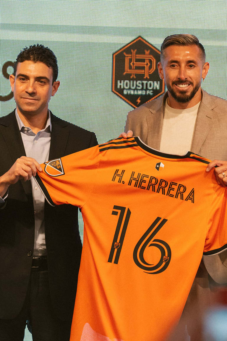 Hector Herrera arrival-1