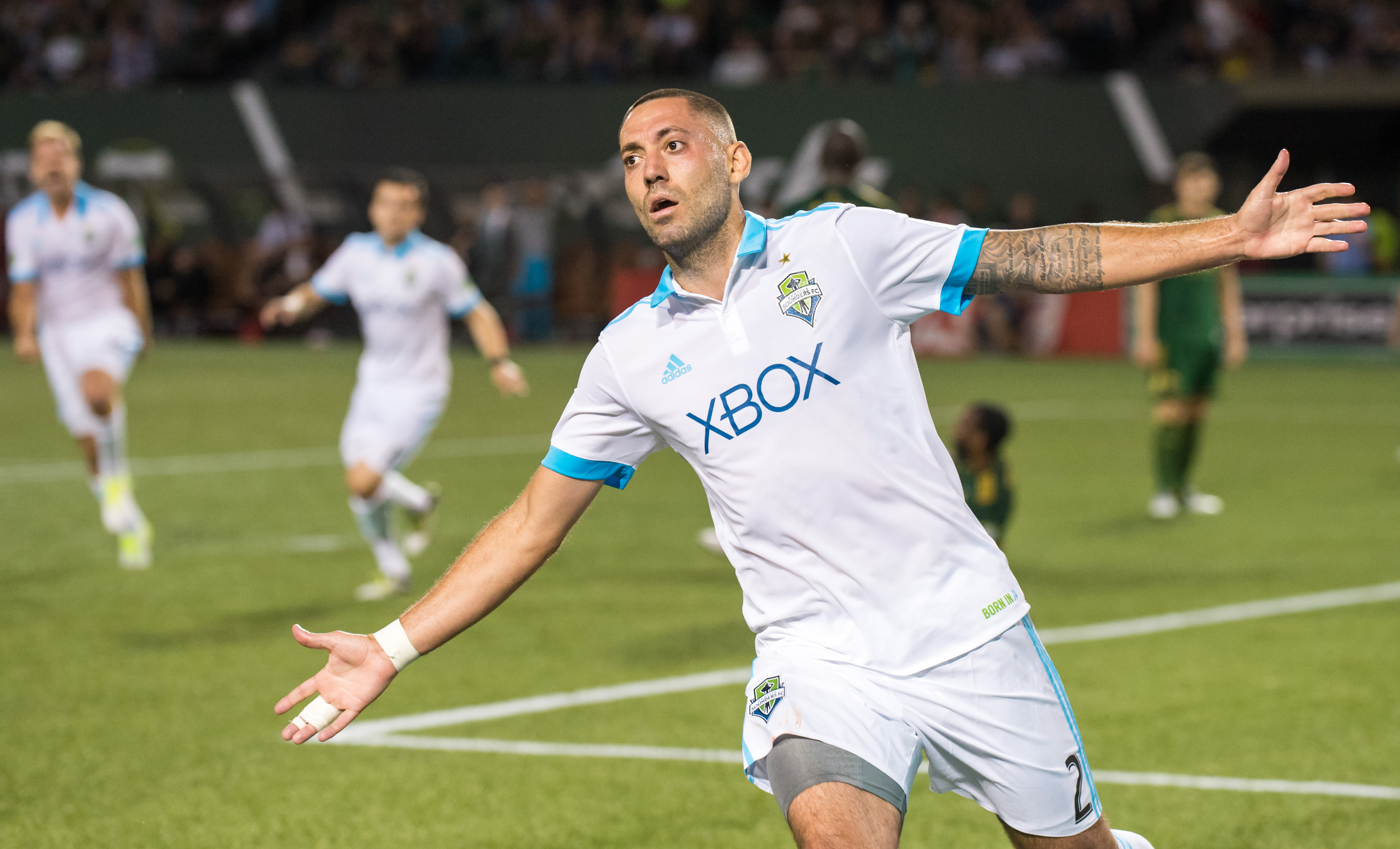 WATCH: Clint Dempsey scores impressive goal in charity match with stunning  bicycle kick